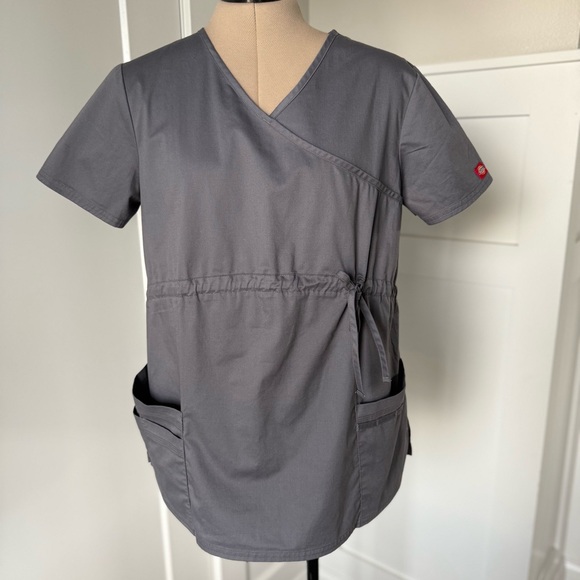 Dickies Dark Gray Women's Maternity V-Neck Short Sleeve Scrub Top Medium - Picture 1 of 9